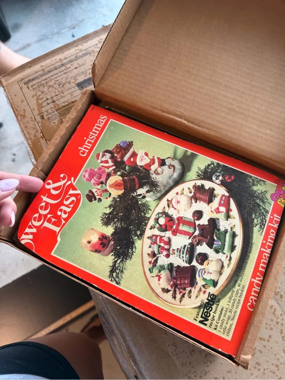 Vintage sweet & Easy Christmas Candymaking Kit by NEST Fragrances - Red